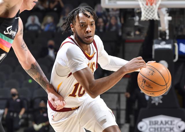 尼合作了 尼合作了